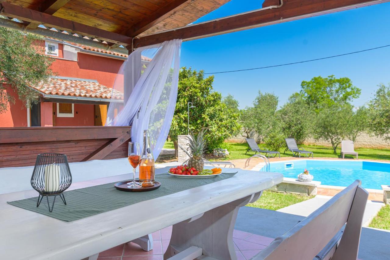 Villa Carla With Private Pool & Kids Playground - Pet Friendly Mutvoran Buitenkant foto