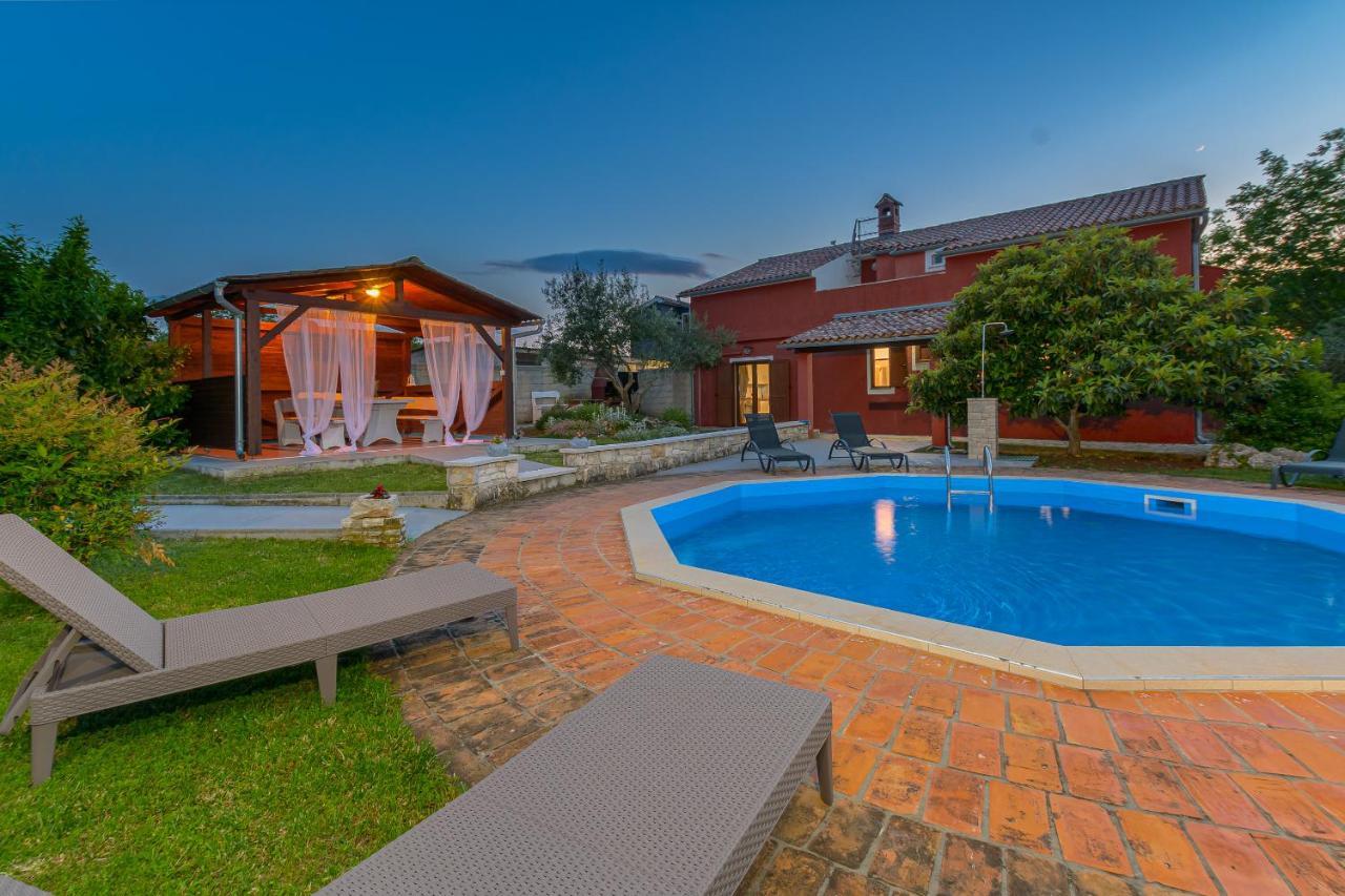Villa Carla With Private Pool & Kids Playground - Pet Friendly Mutvoran Buitenkant foto