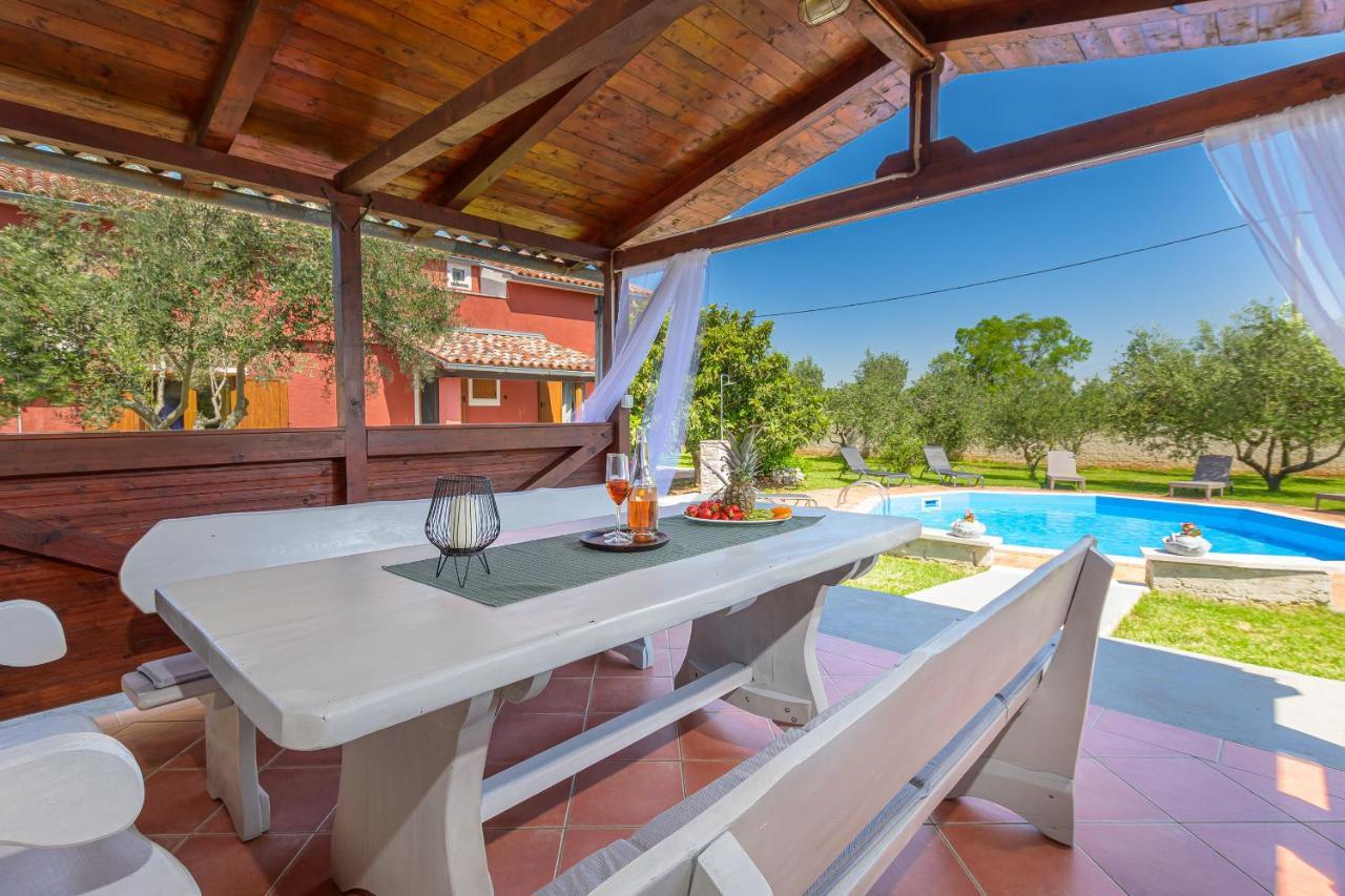 Villa Carla With Private Pool & Kids Playground - Pet Friendly Mutvoran Buitenkant foto