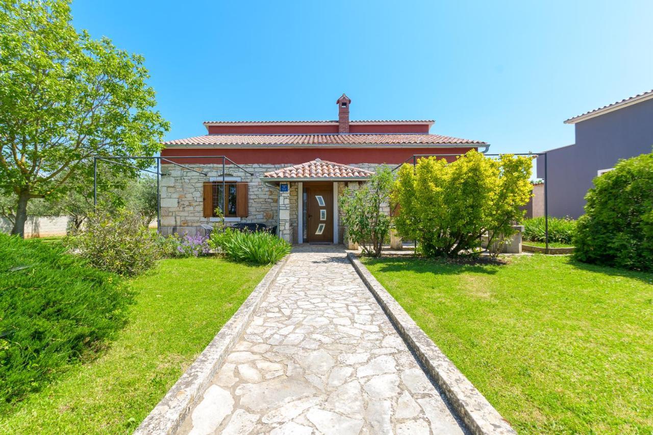 Villa Carla With Private Pool & Kids Playground - Pet Friendly Mutvoran Buitenkant foto