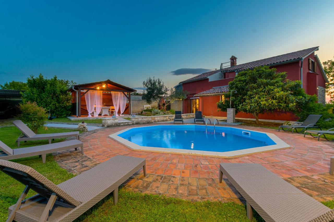 Villa Carla With Private Pool & Kids Playground - Pet Friendly Mutvoran Buitenkant foto
