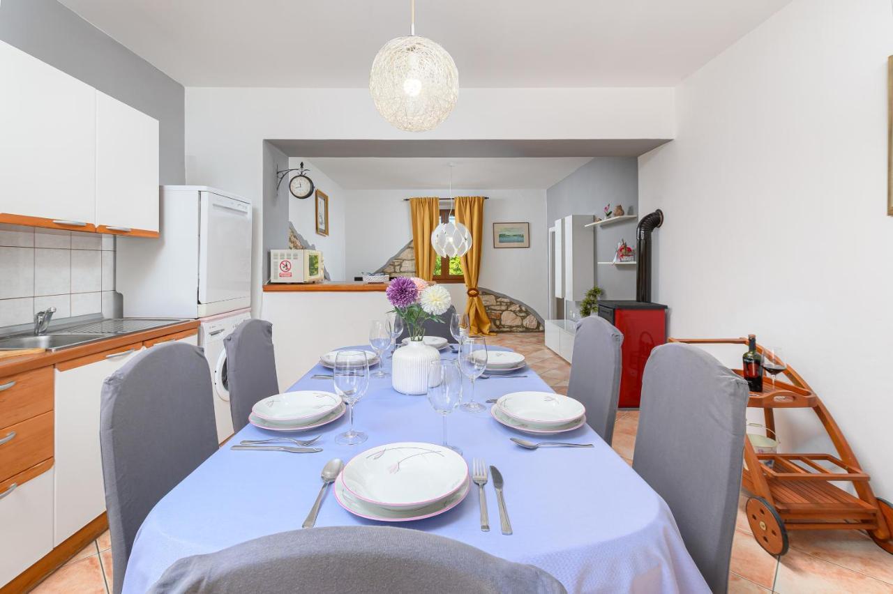 Villa Carla With Private Pool & Kids Playground - Pet Friendly Mutvoran Buitenkant foto