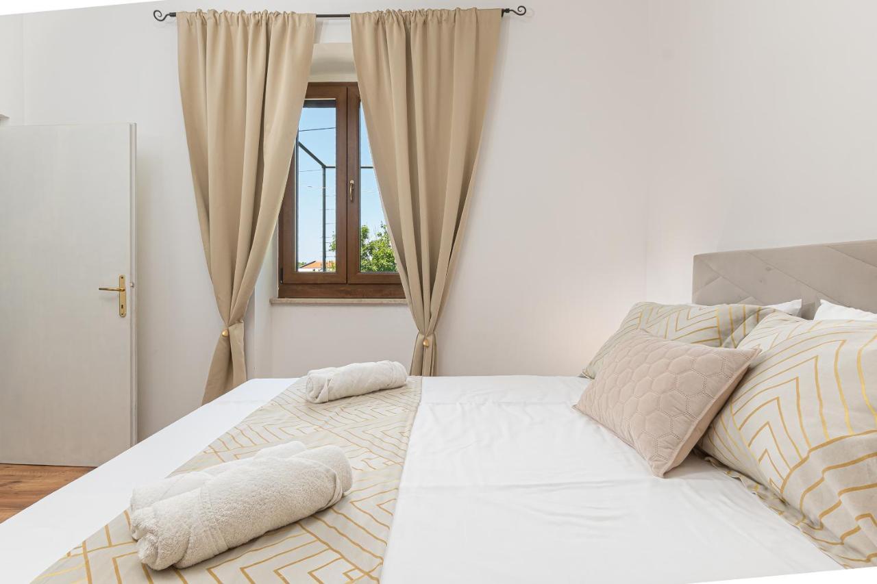 Villa Carla With Private Pool & Kids Playground - Pet Friendly Mutvoran Buitenkant foto